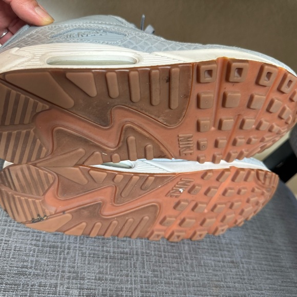 Nike Air Max 90 leather grey and white sneaker - Picture 5 of 7